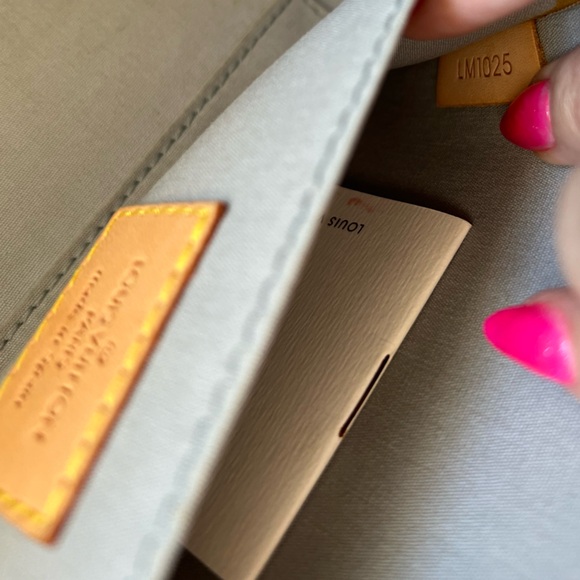 Louis Vuitton Roxbury Drive Perle Monogram Vernis - Picture 14 of 14